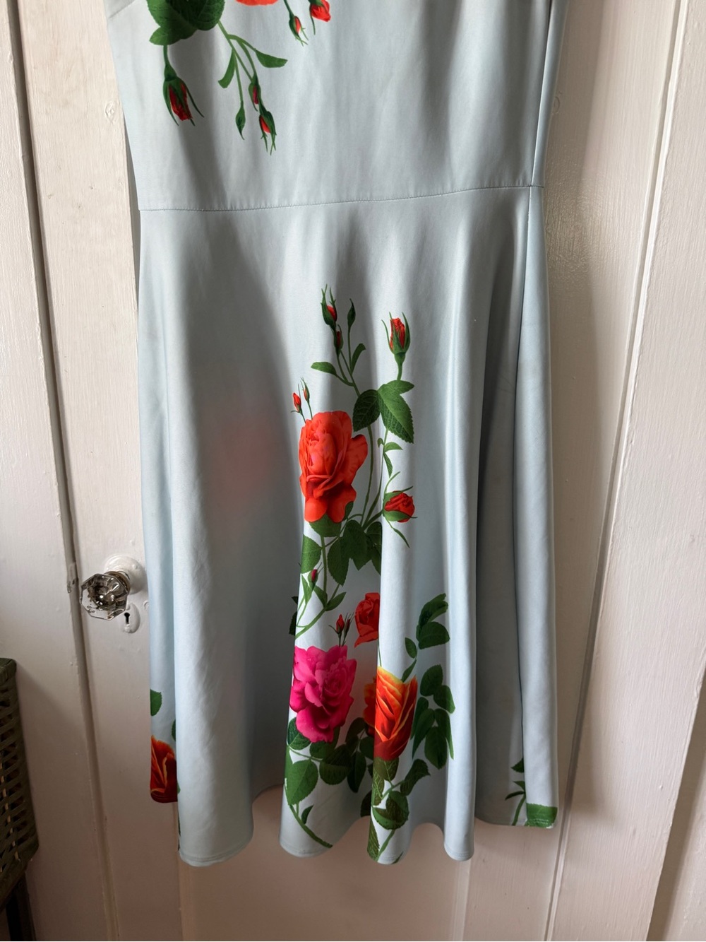 Gabby Skye Light Blue Midi Dress with Red Rose Print size 12 - Picture 2 of 9